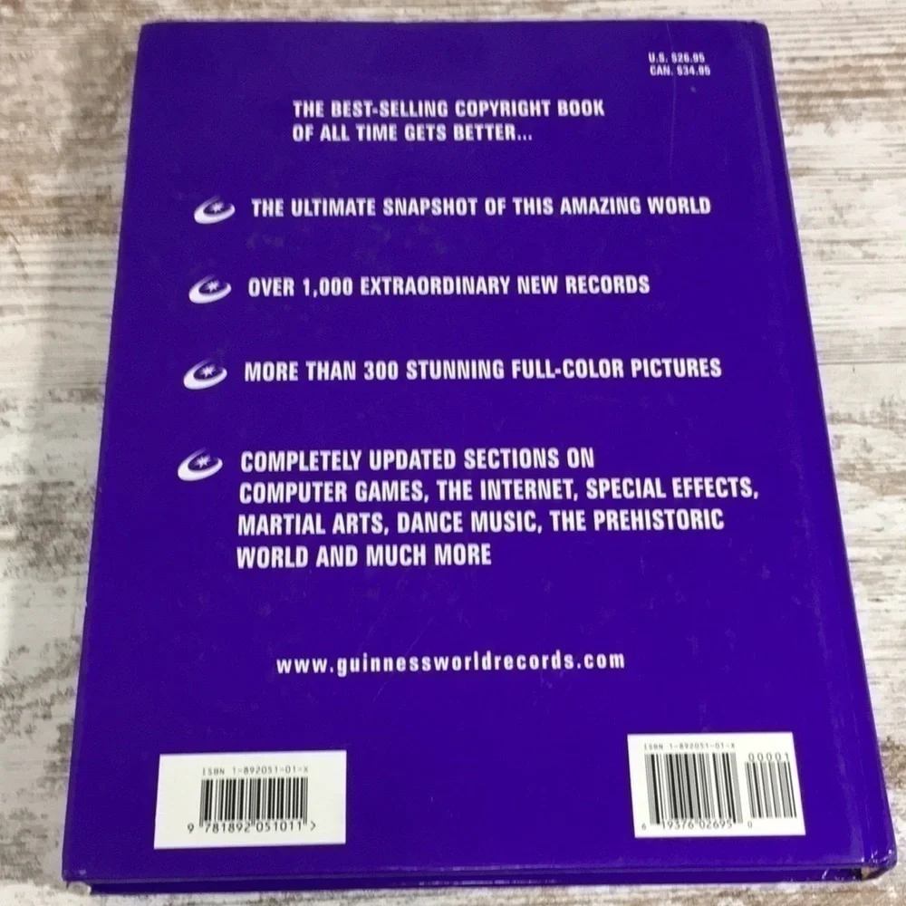 Guinness World Records 2001 Hardcover Book Purple Vintage Y2K Pop Culture